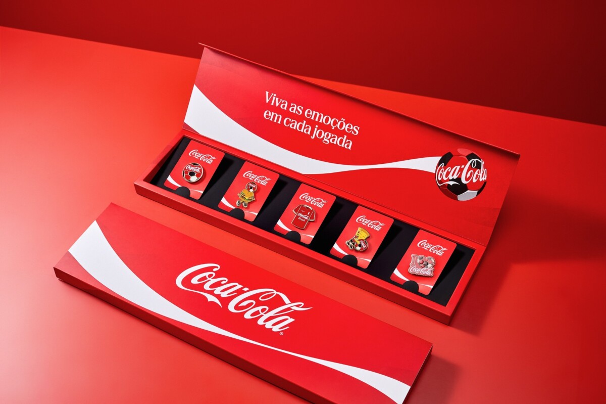 Coca-Cola lança pins colecionáveis para a Copa do Mundo - Janela